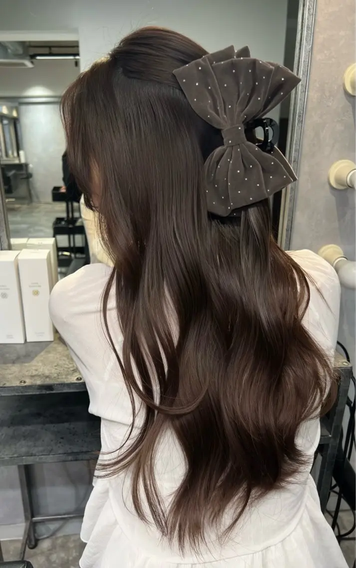 ロング カラー 黒髪 ブリーチ 透明感カラー 顔周りカット レイヤーカット 透明感/レイヤー 🇰🇷tomonaのヘアスタイル