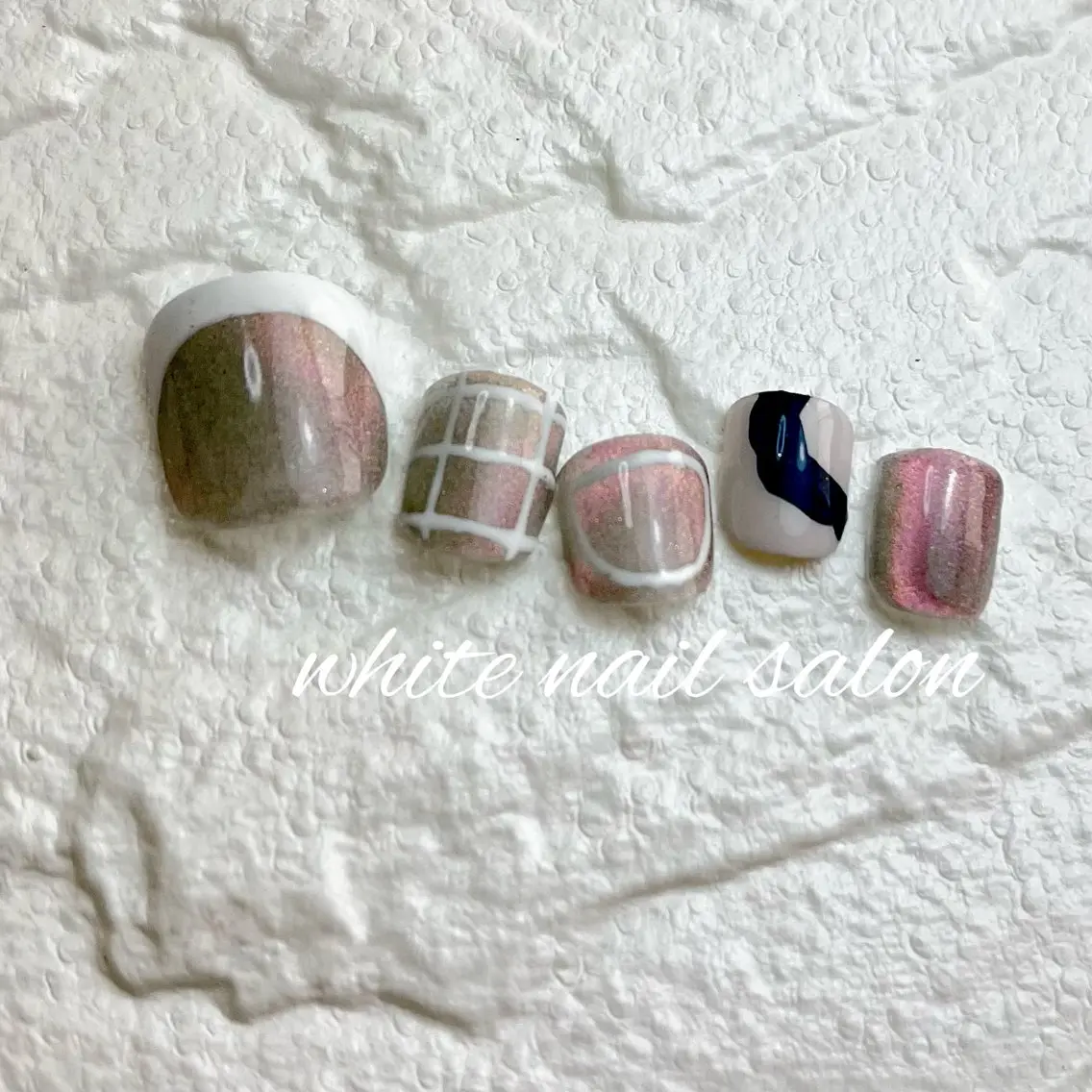 ネイル ラメ(グリッター) フットネイル white nail salonのネイルデザイン