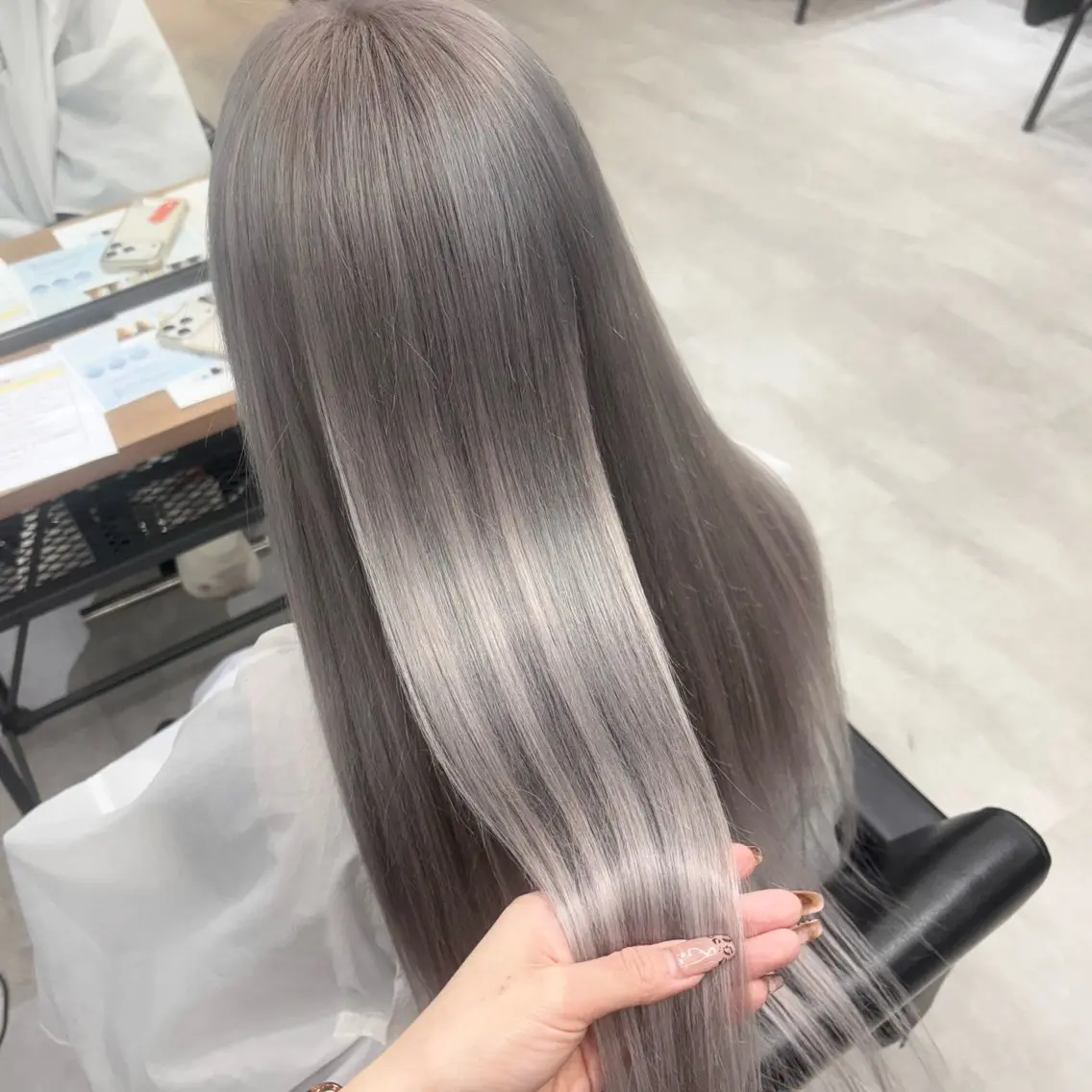 ロング SAKI🎀NEXT 池袋/韓国風カラーのヘアスタイル