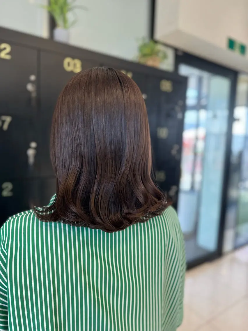 ミディアム カラー ブラウンカラー ショコラブラウン 伊藤 柚奈のヘアスタイル