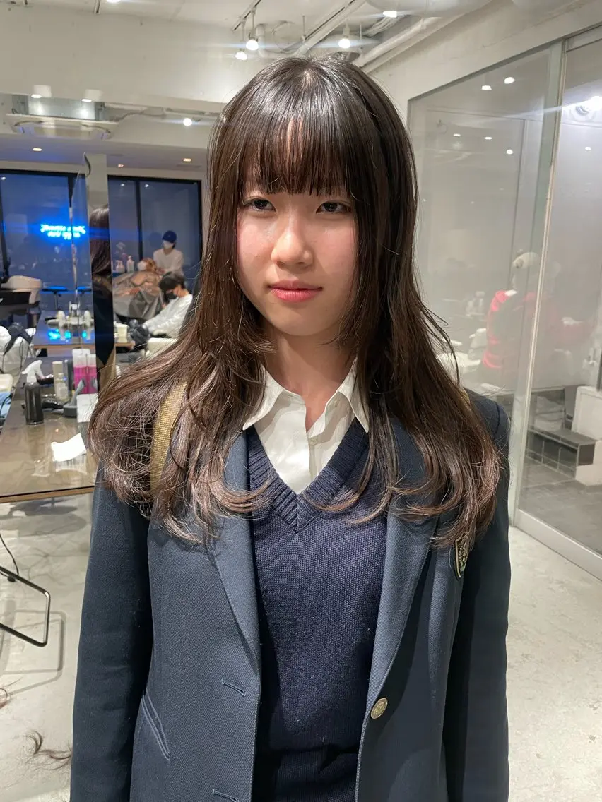 ロング 顔周りカット レイヤーカット カット トリートメント スパイラルパーマ 🌐hina⭐️のヘアスタイル