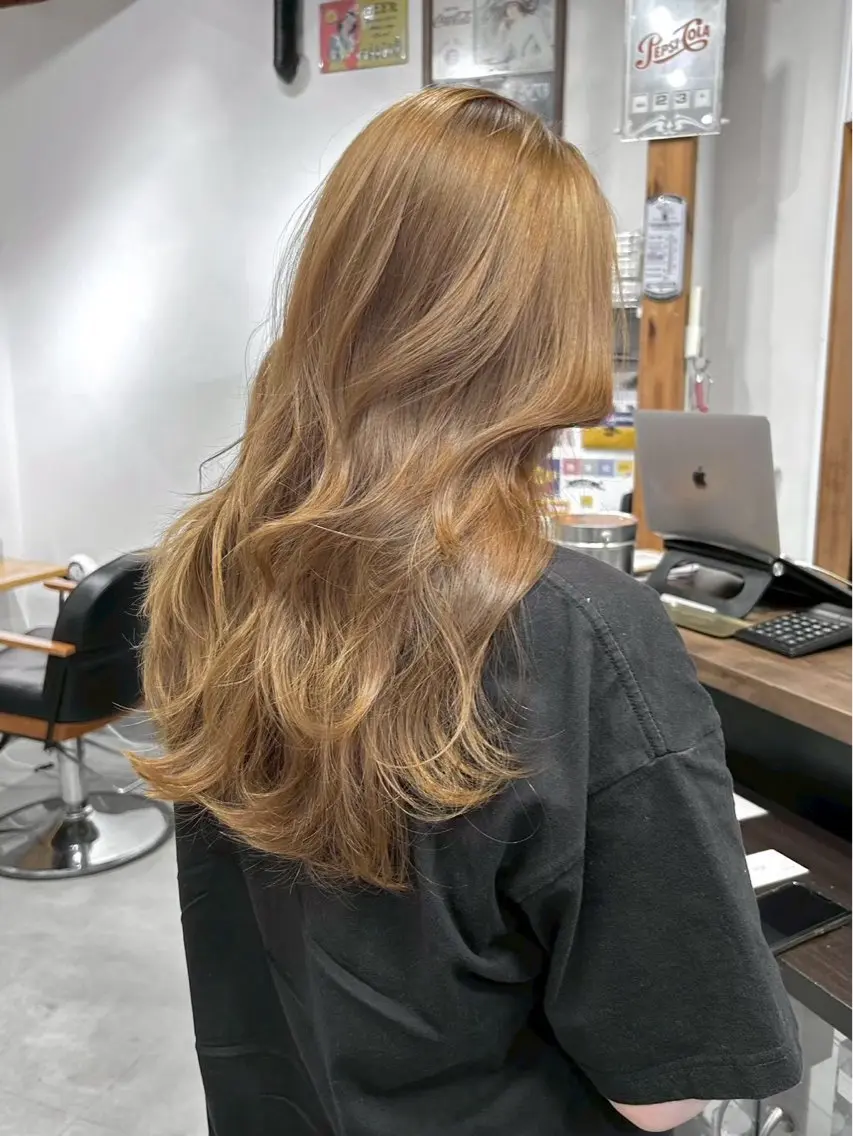 ロング カラー LUCK ユナのヘアスタイル