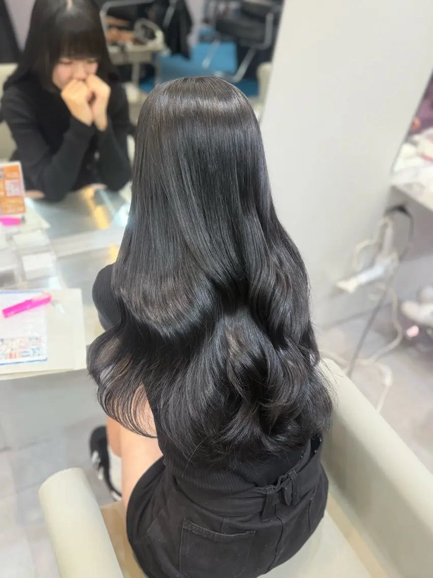 ロング カラー amane໒꒱うる艶 ブリーチ透明感カラーのヘアスタイル