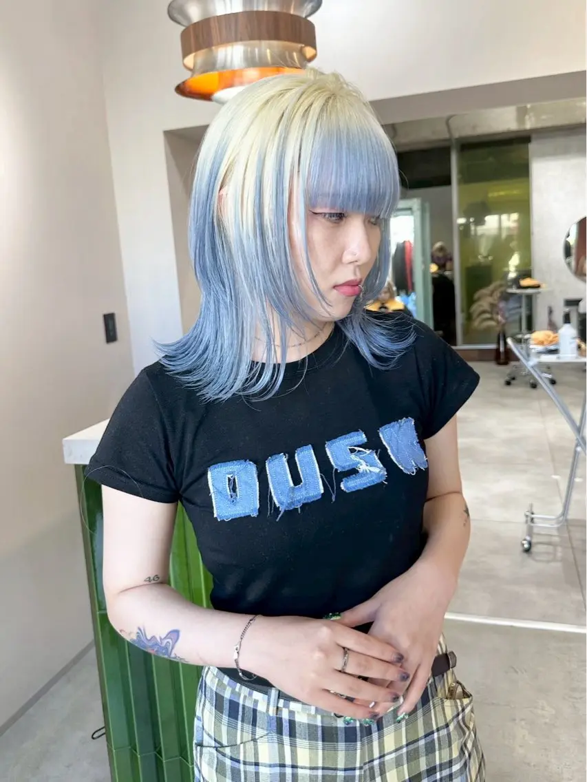 ミディアム カラー ブルーカラー デザインカラー ヘアカラー 複雑履歴修正/梅田 デザインカラー/しんのヘアスタイル