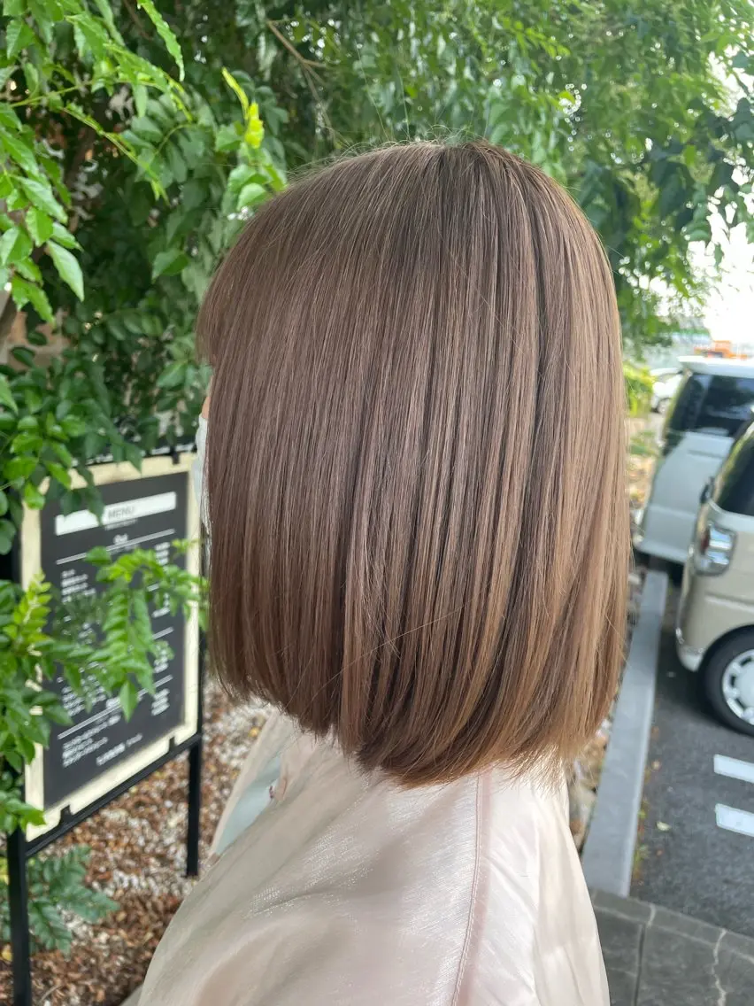 ミディアム 栗田 桃のヘアスタイル