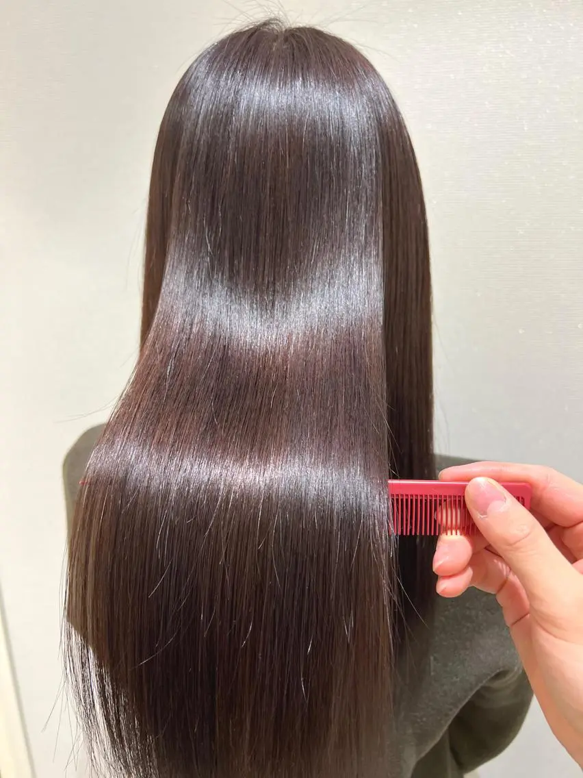 【🫧平日限定🫧】《縮毛矯正＋カット＋トリートメント》 ✨クセ、広がりとはおさらば✨ ※ブリーチ毛＋11000円の写真