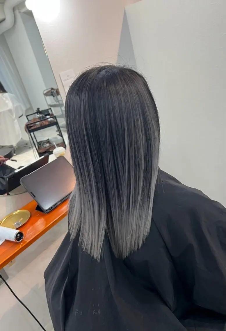 ミディアム カラー バレイヤージュ グレージュ レイヤーカット 指名数No.1 /NAOYAのヘアスタイル