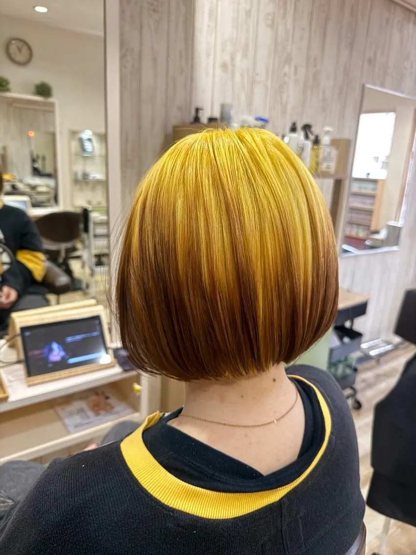 ショート カラー ブリーチ イエローカラー 🌈派手髪ハイトーン 🌈鈴木亮太🌈のヘアスタイル
