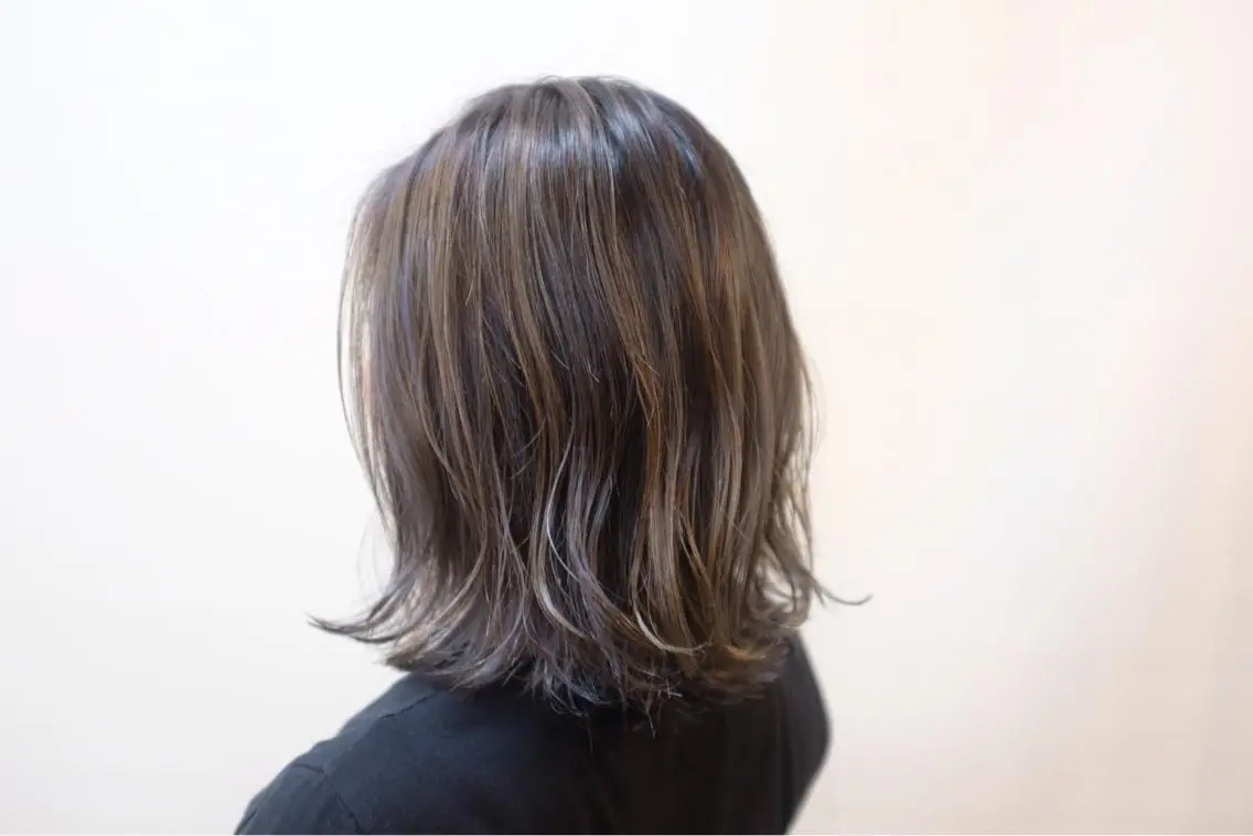 ミディアム レイヤーカット 金城 美沙のヘアスタイル