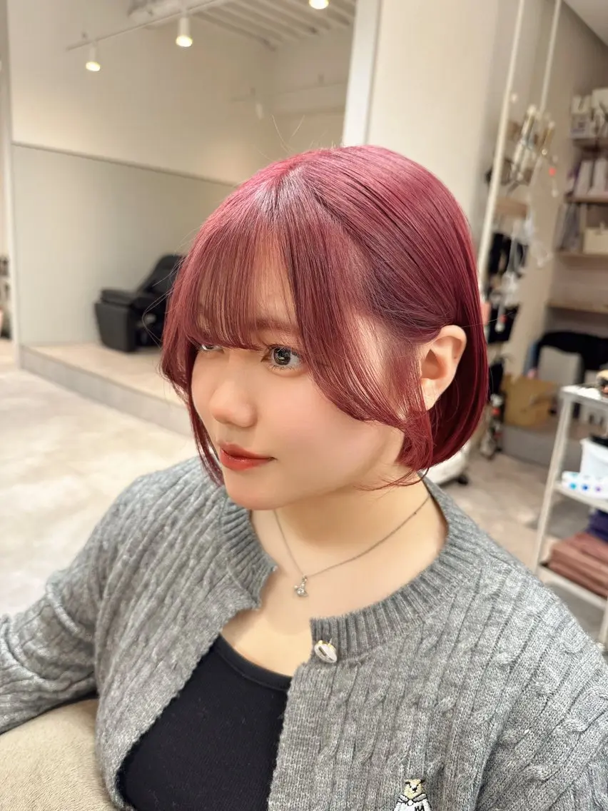 ショート カラー ブリーチ ダブルカラー 韓国風カラー ピンクカラー レッドカラー 透明感カラー🩵 レイヤーカット/韓国のヘアスタイル