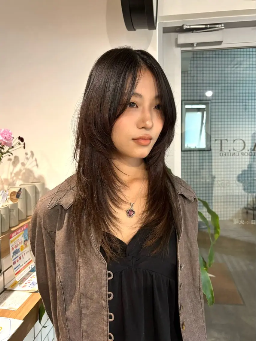 ロング レイヤーカット カット ヘアカラー トリートメント 透明感カラー💎前髪 顔まわり/小由葵のヘアスタイル