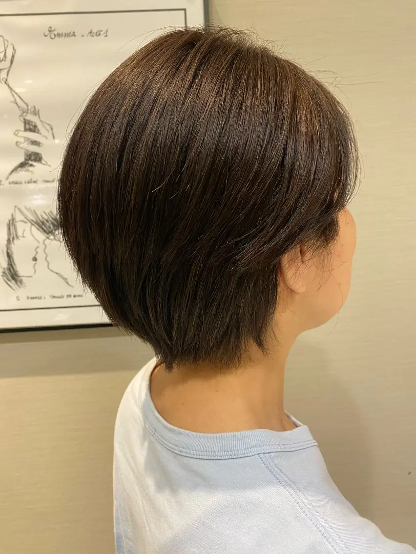 ショート カラー 鈴木 絢麗のヘアスタイル