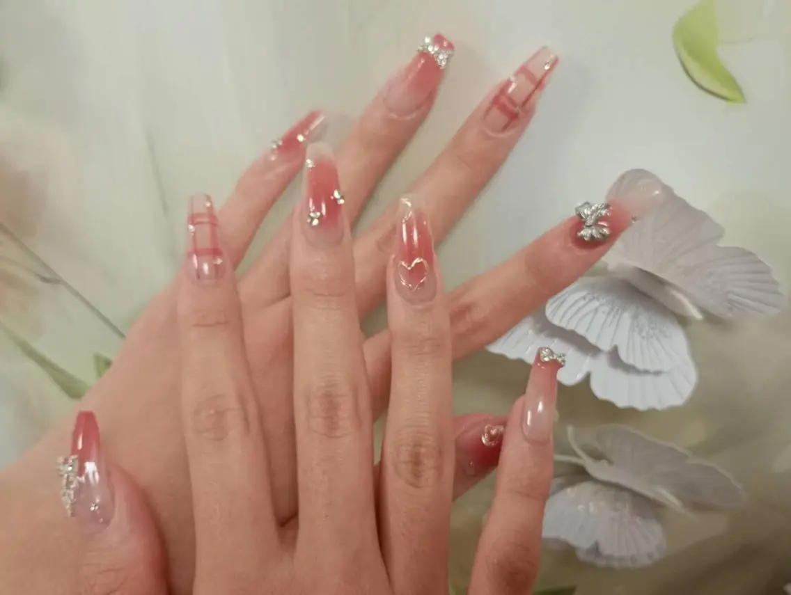 ネイル 長さ出し フレンチネイル ジェルネイル ガラスフレンチ 韓国ネイル Hana Bloom Nail💛Rinaのネイルデザイン