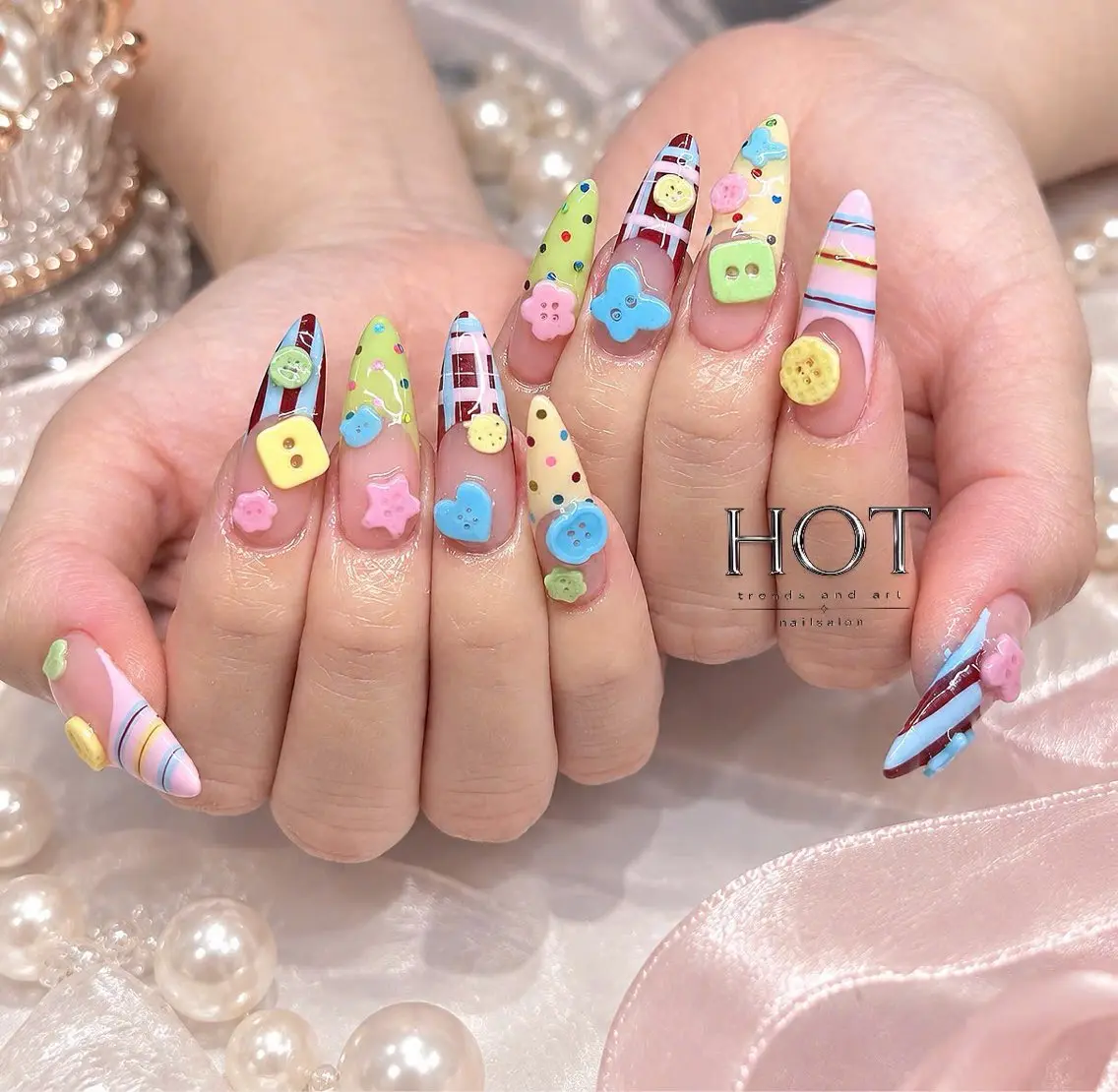 ネイル アートネイル オーロラネイル クリアネイル 長さ出し フレンチネイル ハンドネイル HOT Nail Salonのネイルデザイン