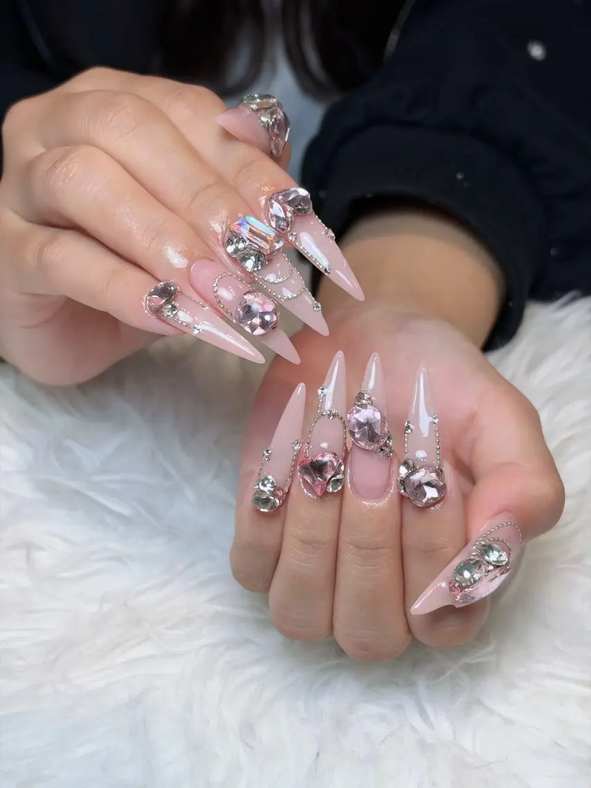 ネイル チークネイル ドット フレンチネイル グラデーション ハート ハンドネイル Julli NailStudioのネイルデザイン