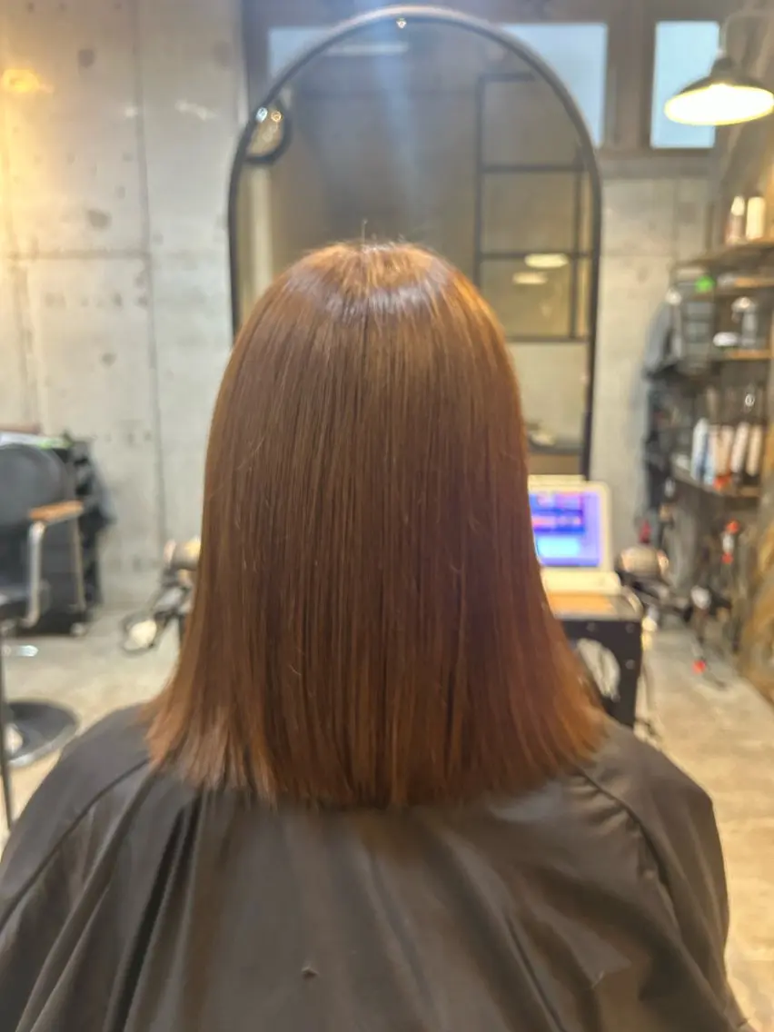 セミロング オレンジブラウン 手嶋 杏梨のヘアスタイル