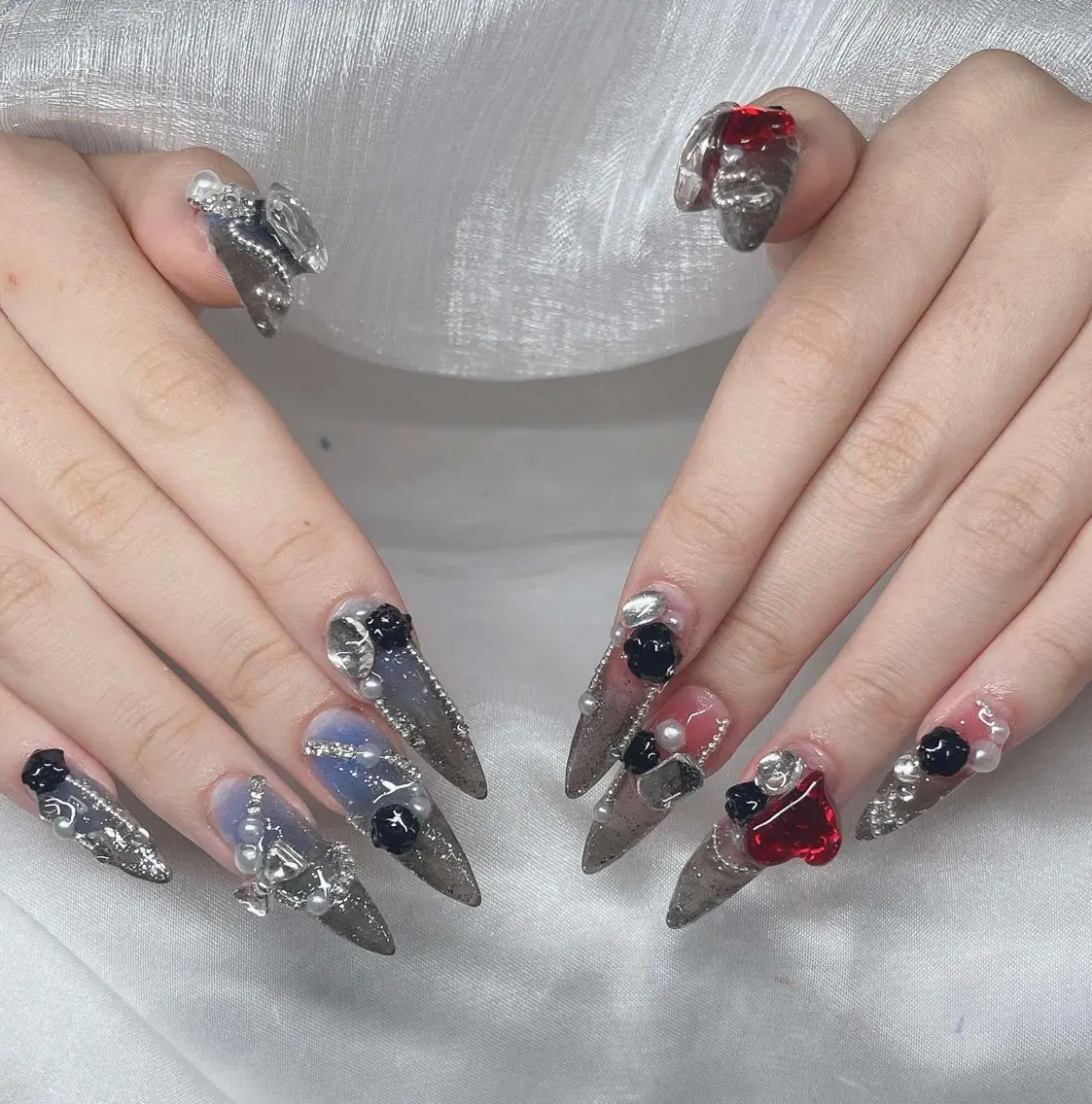ネイル ハンドネイル Lee Nailsのネイルデザイン