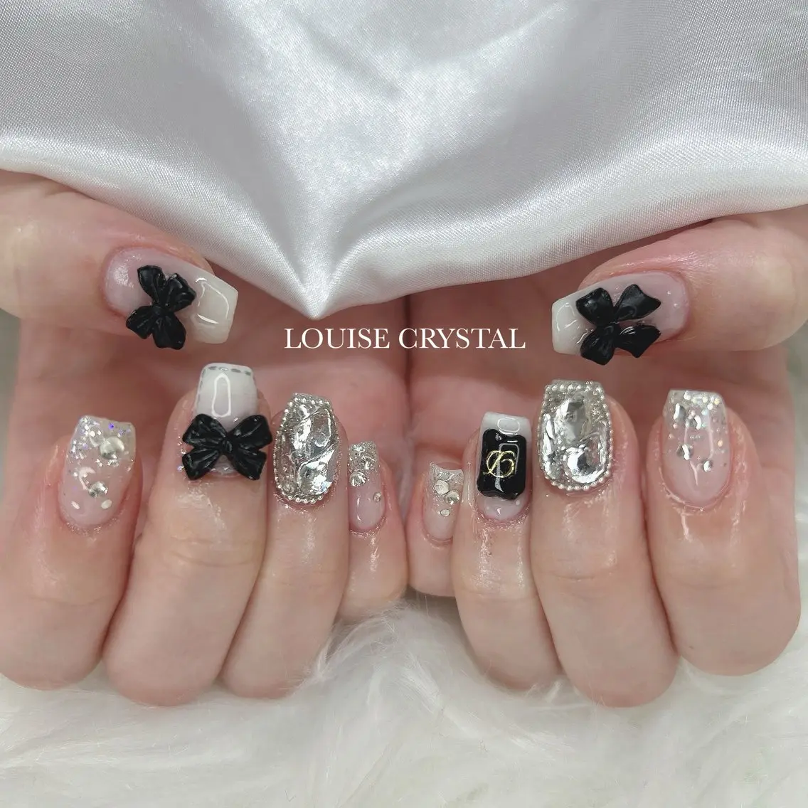 ネイル ハンドネイル LOUISE CRYSTALのネイルデザイン