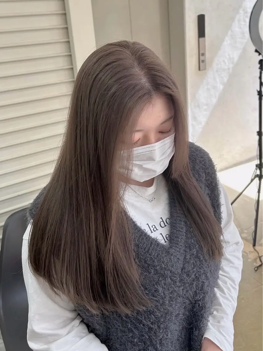 ミディアム ヘアカラー トリートメント 透明感カラー NAN AMI グレージュのヘアスタイル