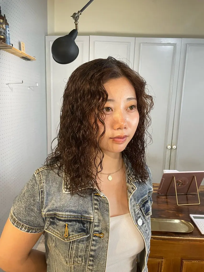 ミディアム パーマ カット パーマ 🤩噂のMr.髪ポジ ティブ®️yu🤩のヘアスタイル