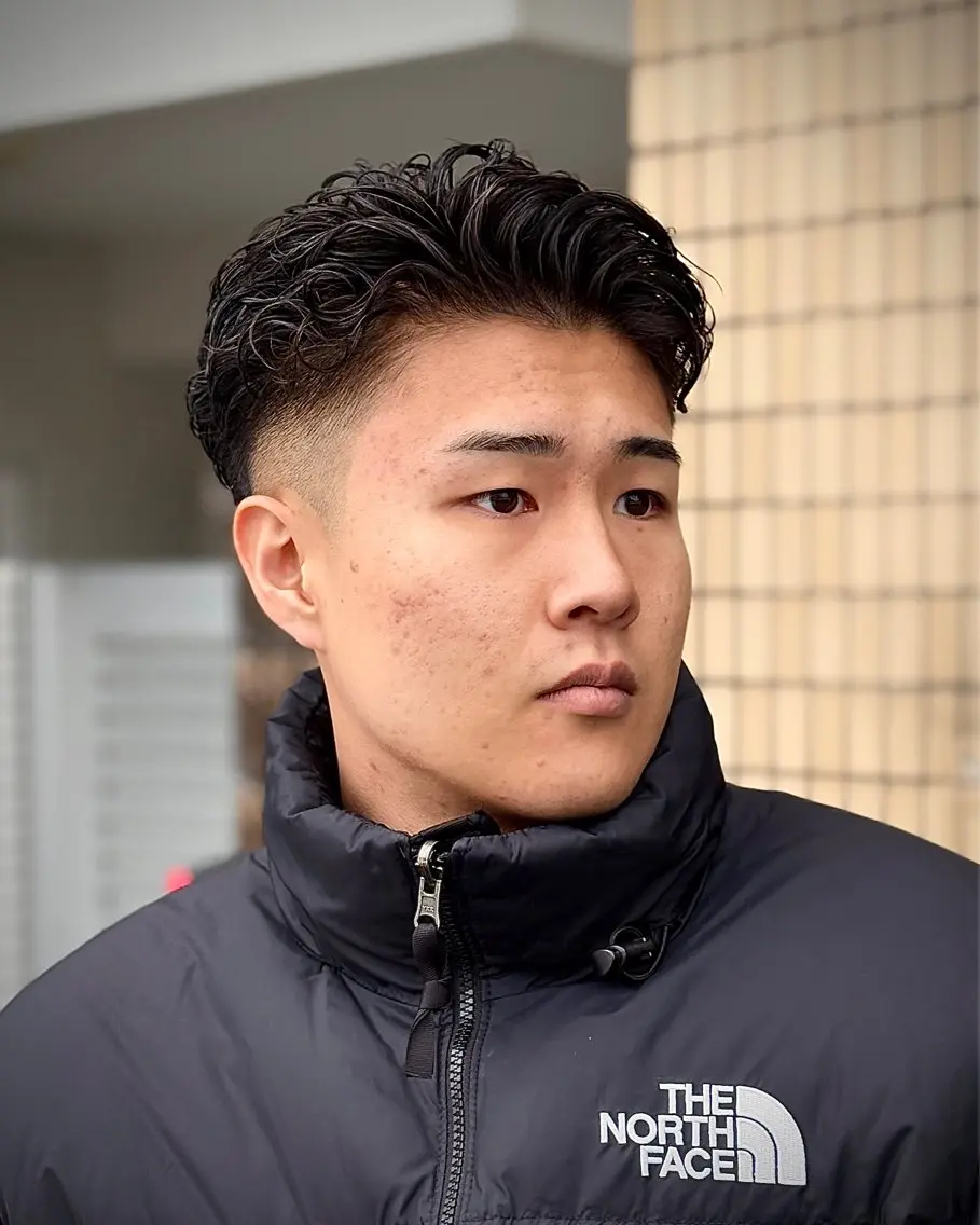 ショート パーマ メンズ フェードカット メンズパーマ 下村 央志のヘアスタイル