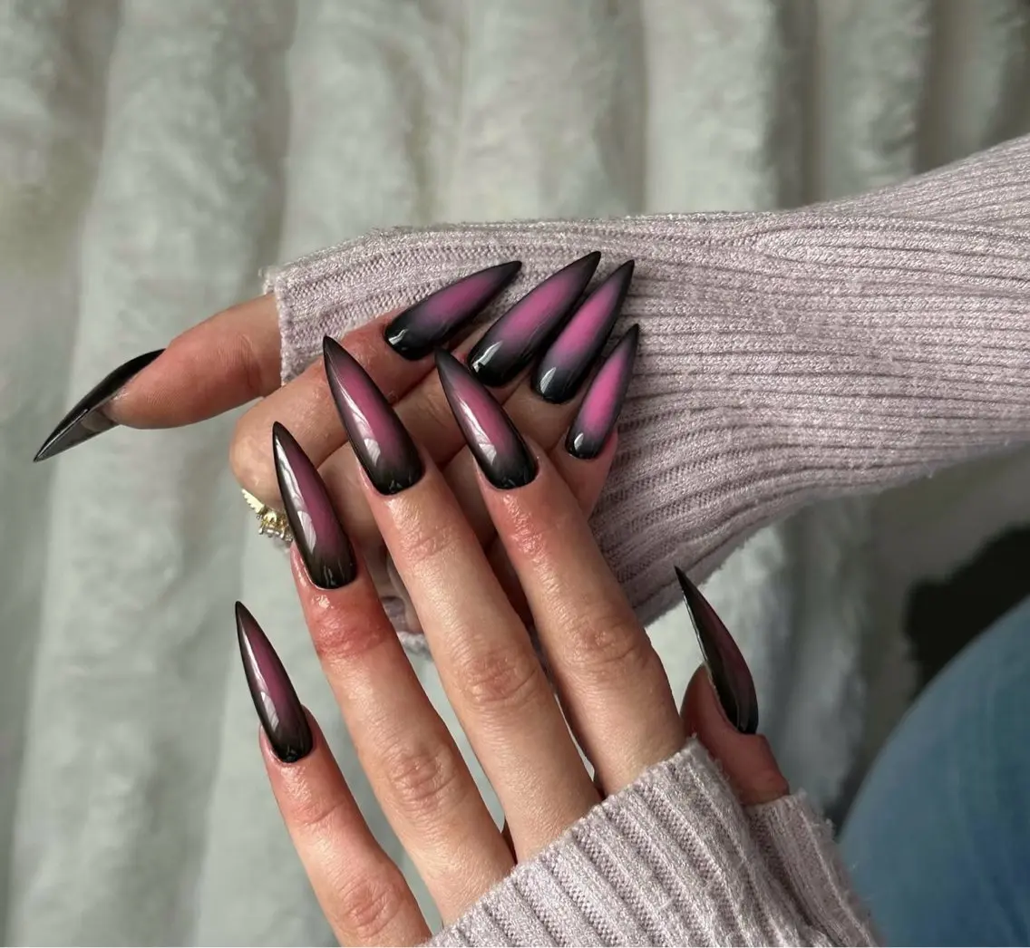 ネイル グラデーション キラキラネイル ワンカラーネイル 冬ネイル Jenn Nail Salonのネイルデザイン