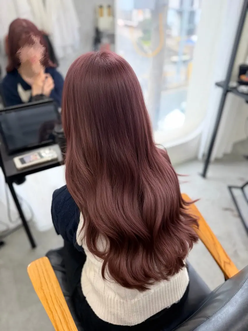 ロング ヘアカラー タマシロカリン 艶カラー/レイヤーのヘアスタイル