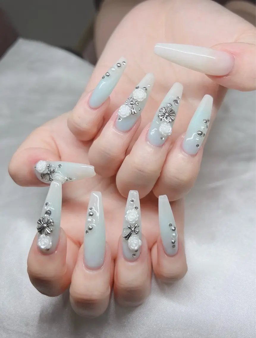 ネイル 長さ出し グラデーション キラキラネイル マグネットネイル ニュアンスネイル Lee Nails チップ長さだし専門店のネイルデザイン