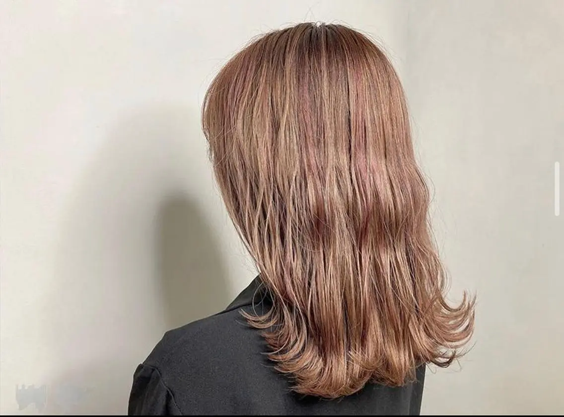 セミロング カラー ヘアアレンジ ハイライトカラー ハイライト エグチ アキラのヘアスタイル