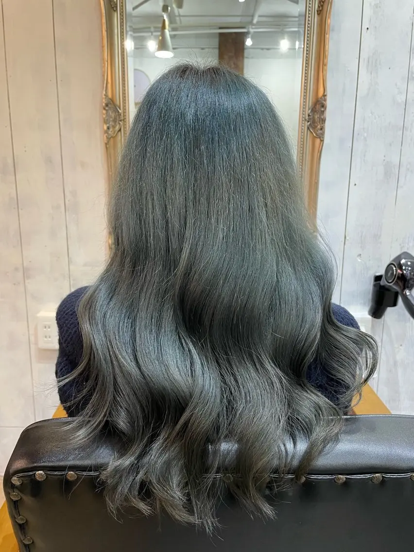 セミロング カラー アッシュ ベージュカラー ブリーチ ケアブリーチ グレージュ ヘアカラー トリートメント 🧸柔らかいベージュ カラー🧸氏家達哉のヘアスタイル