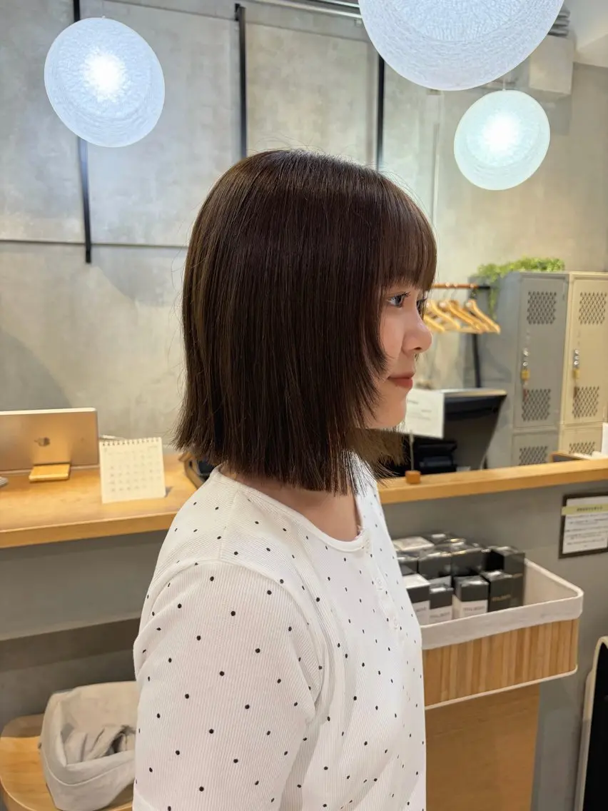 ミディアム カラー 切りっぱなしボブ ベージュカラー 透明感カラー オリーブベージュ ボブ カット ヘアカラー トリートメント 鈴木由衣 /ショート/艶カラーのヘアスタイル