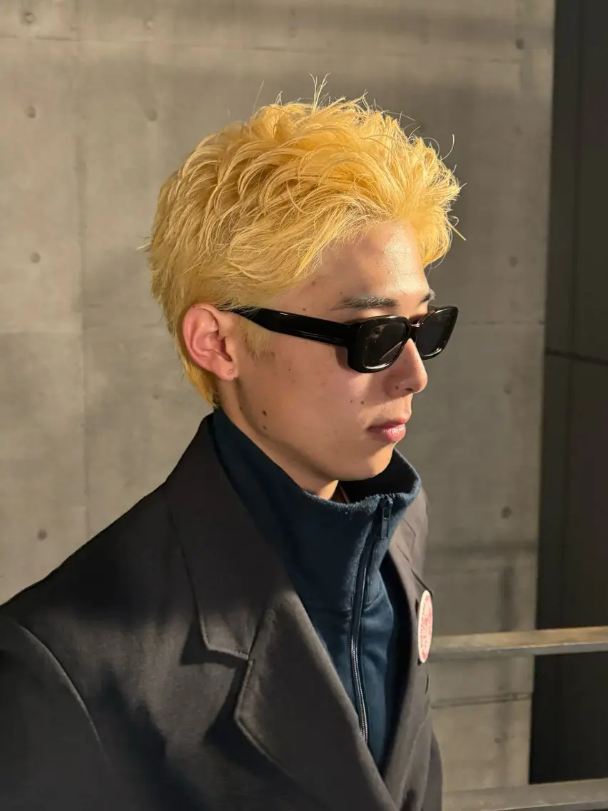 カラー メンズ メンズブリーチ ブリーチ ブロンド カット ヘアカラー トリートメント シャドウパーマ/ 波巻パーマYu-Kiのヘアスタイル