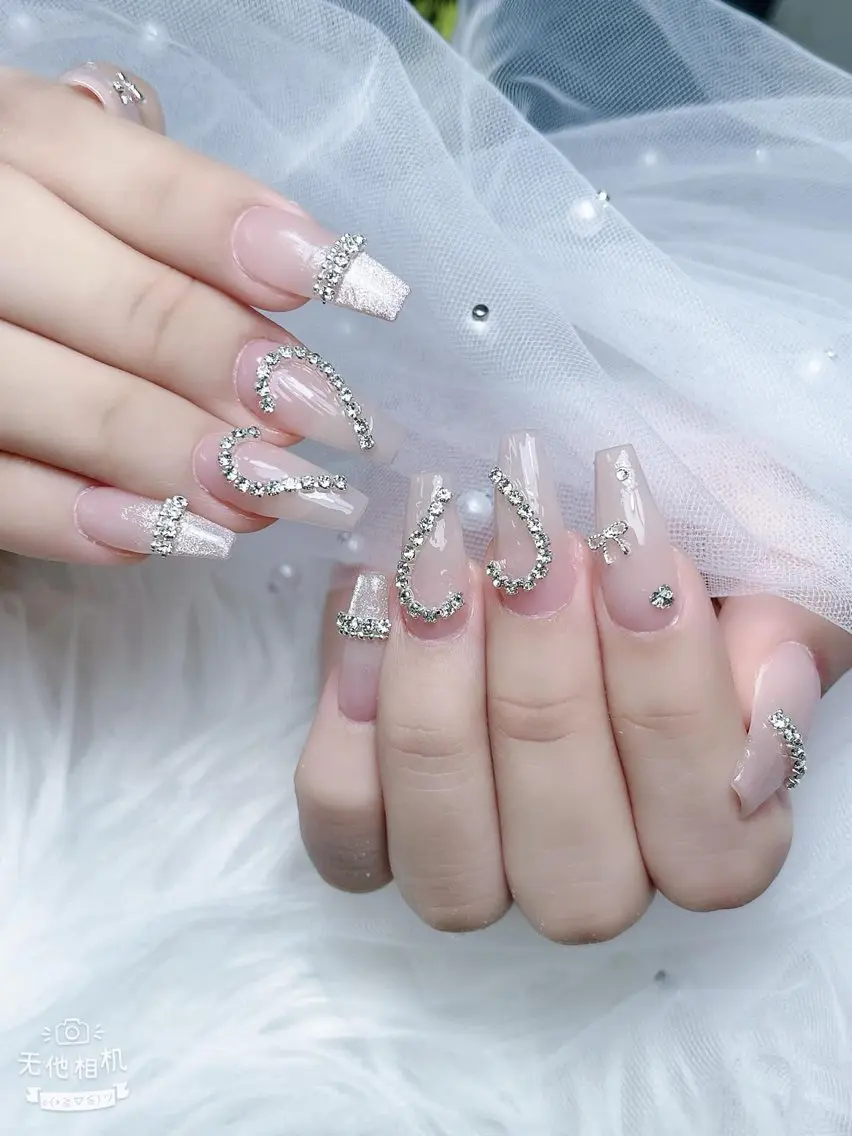 ネイル オーロラネイル クリアネイル フラッシュネイル ジェルネイル グラデーション ハンドネイル Amee Nail Salonのネイルデザイン