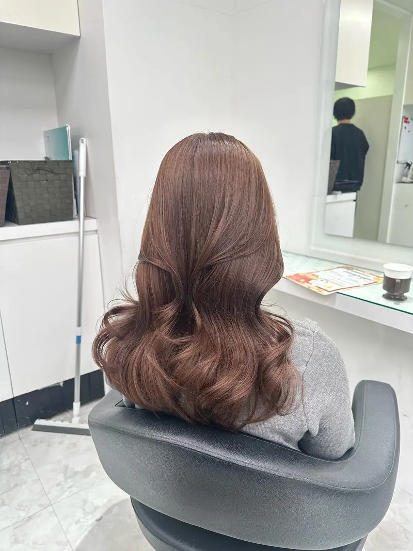 セミロング カラー ❄最強かわいいカラー ❄️MINA❄️のヘアスタイル