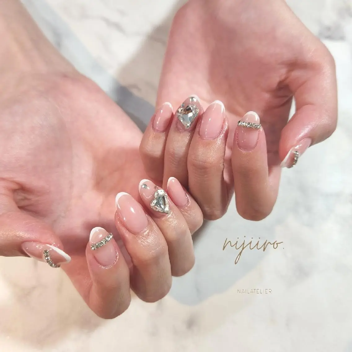ネイル フレンチネイル ハンドネイル nijiiro🌈 サトウのネイルデザイン