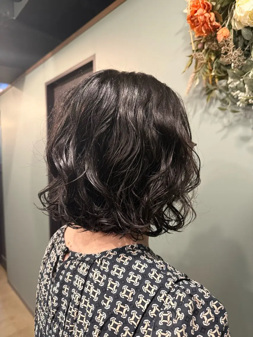 ショート パーマ 草野 奈扇のヘアスタイル