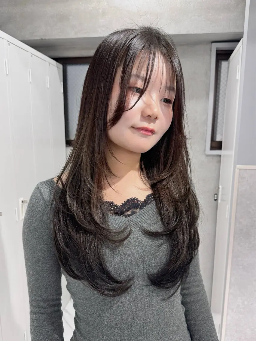 ロング レイヤーカット カット ヘアカラー トリートメント Manami🖤 レイヤー×ハイトーンのヘアスタイル