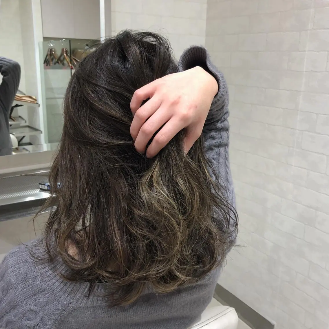 ミディアム カラー 畑山 紗耶佳のヘアスタイル