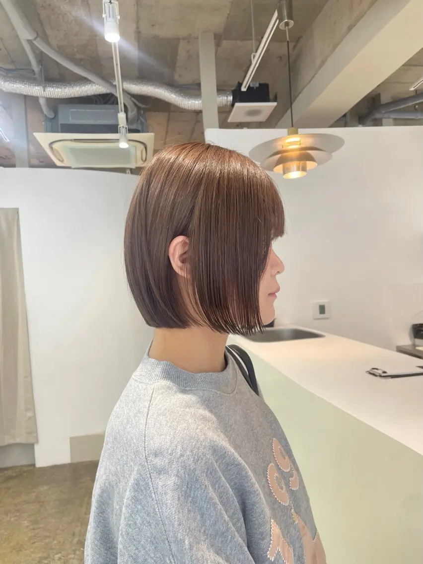 ショート カラー ベージュカラー ボブ カット ヘアカラー H I ＮＡのヘアスタイル