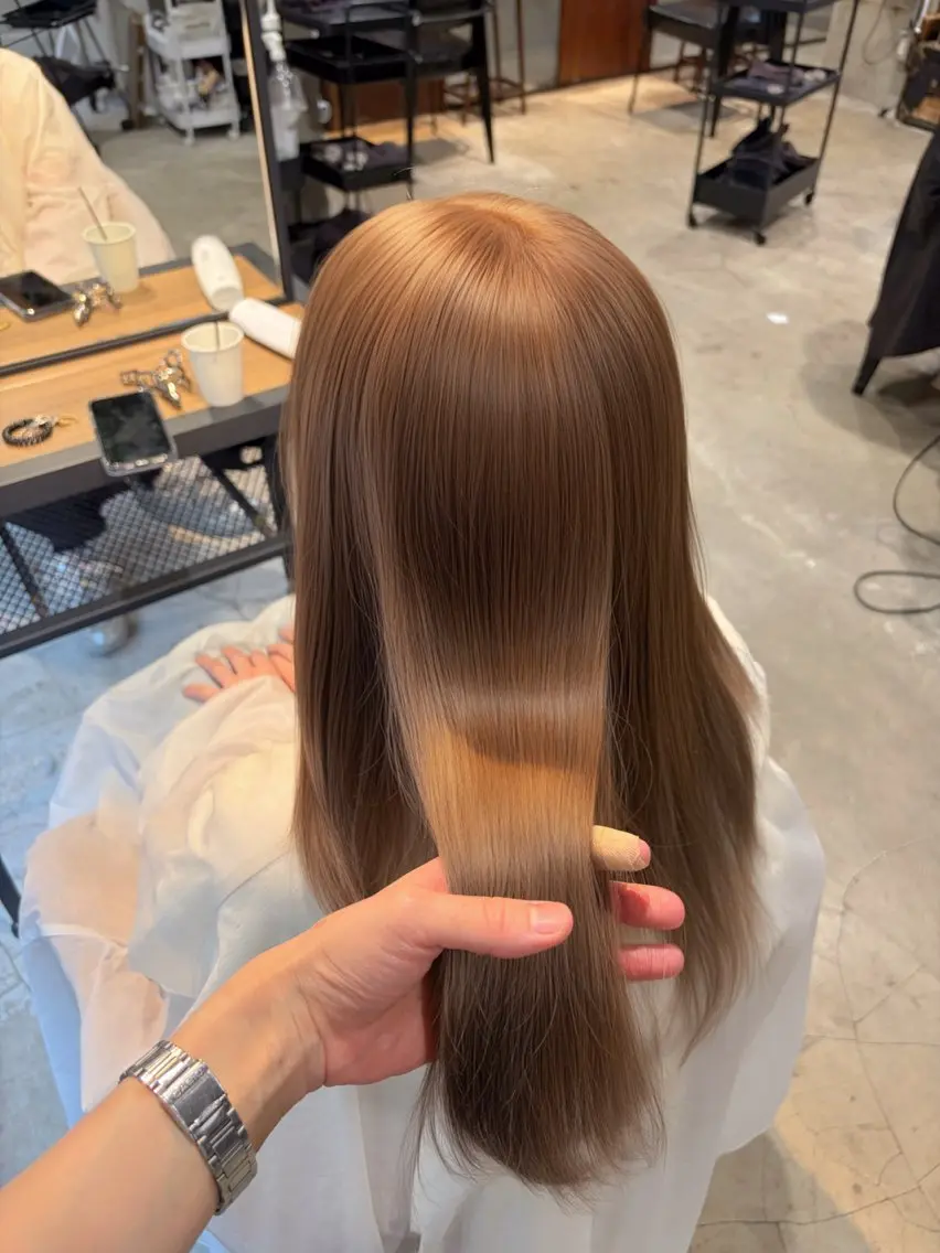 ロング カラー ベージュカラー ブロンド ハイトーンカラー ハイトーンベージュ ミルクティーベージュ カット ヘアカラー トリートメント ヘアセット 似合わせベージュ 🍯ayumi🍯のヘアスタイル