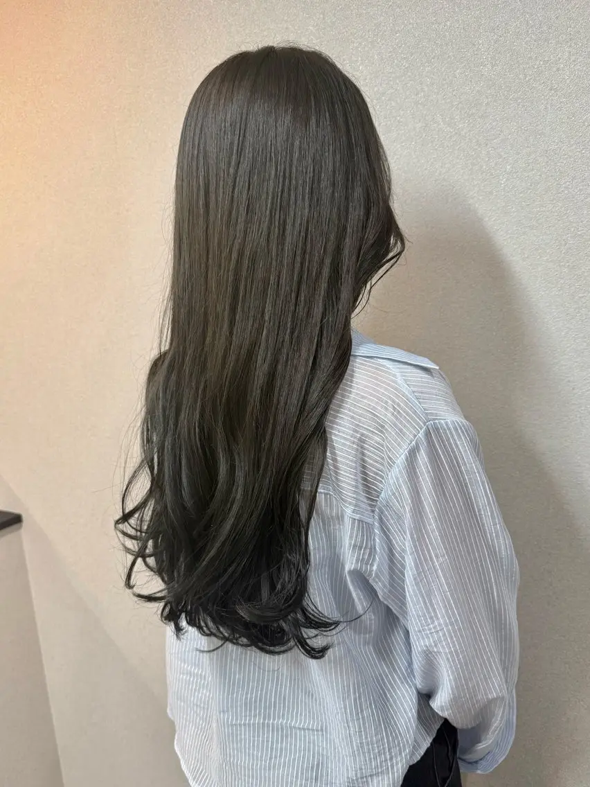 ロング カット ヘアカラー トリートメント いけだ ひかり ハイライトくびれヘアのヘアスタイル