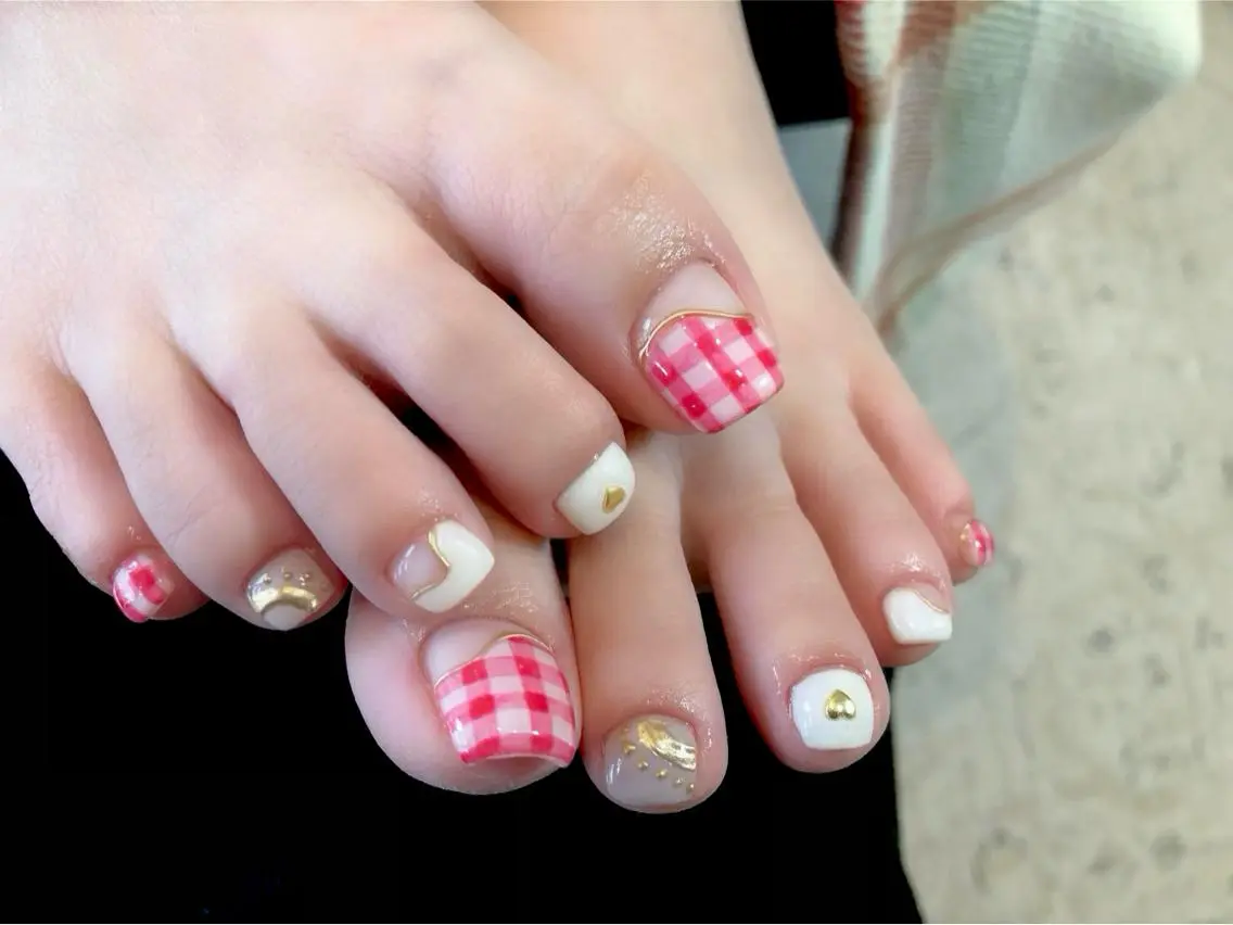 パーマ ヘアアレンジ ネイル マツエク・マツパ クリアネイル マグネットネイル ミラーネイル ニュアンスネイル ニュアンスパーマ Adore nailのネイルデザイン