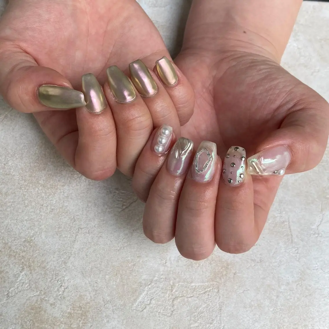 ネイル クリアネイル ミラーネイル ニュアンスネイル 小林 束紗のネイルデザイン