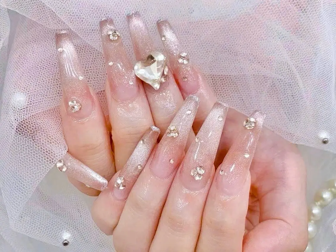 セミロング 韓国風ヘア Aila Nail ShinOkuboのネイルデザイン