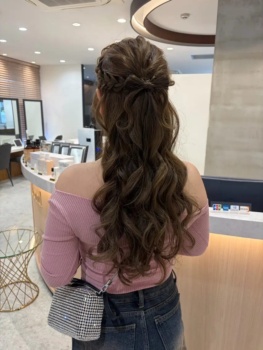 ロング ヘアアレンジ ヘアセット ヘアセット/レイヤー 縮毛矯正/はるか🎀のヘアスタイル