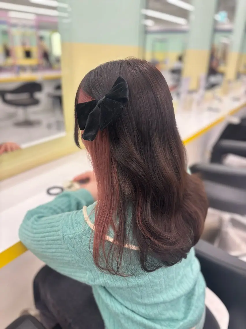 ロング カラー ブリーチ イヤリングカラー 髪質改善 ヘアカラー 韓流トレンドヘア 🎀RINAKO🎀のヘアスタイル