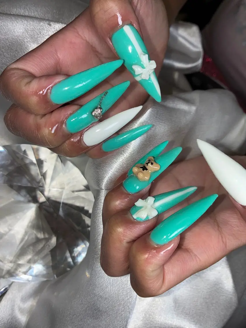 ミディアム ハンドネイル YOKOSUKA NAILS💅⚓️のネイルデザイン