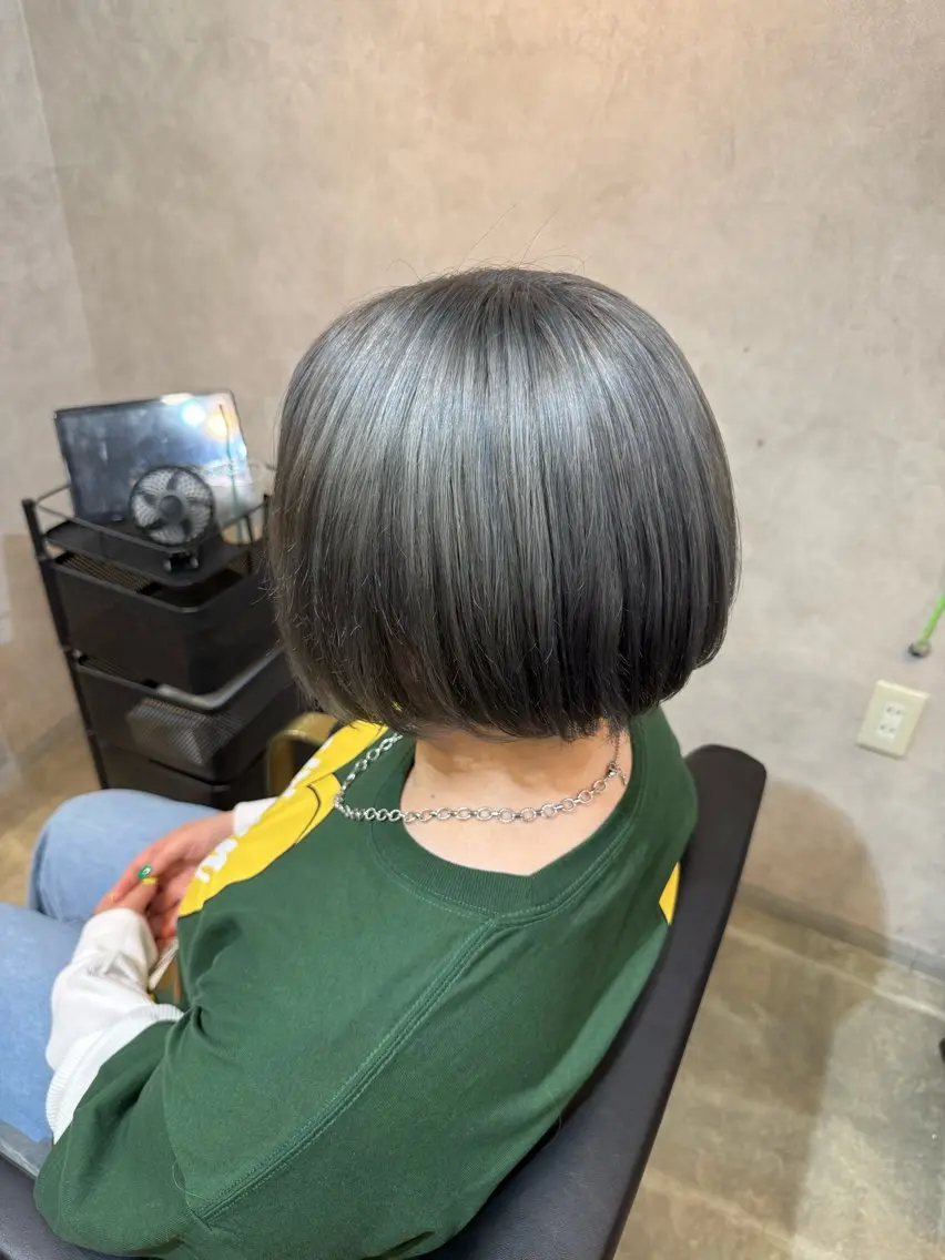 ショート カラー シルバー maco /カラー・縮毛矯正のヘアスタイル