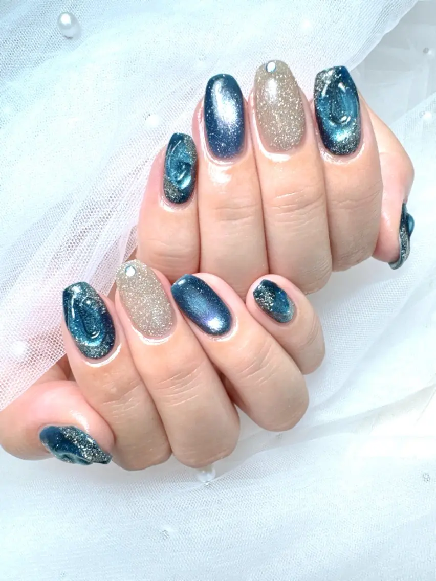 ネイル フットネイル フレンチネイル ガラスフレンチ キラキラネイル 韓国ネイル ハンドネイル Queeens nailのネイルデザイン