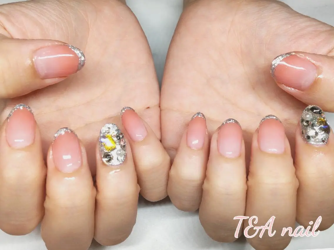 ミディアム ネイル 長さ出し フレンチネイル ジェルネイル ガラスフレンチ ニュアンスネイル T&A nailのネイルデザイン